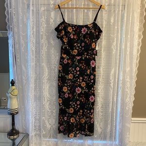 Guess midi dress! Embroidered flowers.